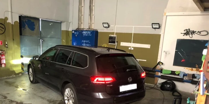 Čistenie exteriéru a interiéru auta: Tepovanie, vysávanie, dezinfekcia ozónom i NANO-keramická ochrana laku