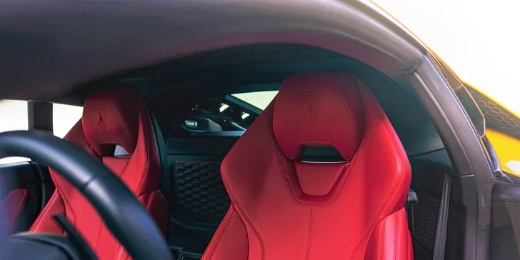 LAMBORGHINI, PORSCHE alebo FORD MUSTANG na veľkom pretekárskom okruhu v Brne alebo Moste: 1 až 5 kôl ako vodič či spolujazdec
