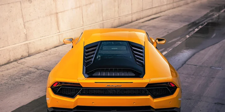 LAMBORGHINI, PORSCHE alebo FORD MUSTANG na veľkom pretekárskom okruhu v Brne alebo Moste: 1 až 5 kôl ako vodič či spolujazdec