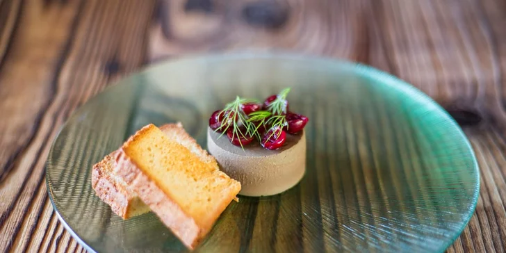 Rozprávkový pobyt v luxusnom, novozrekonštruovanom barokovom kaštieli s top gastronómiou, dokonalým neobmedzeným wellness v obklopení anglického parku