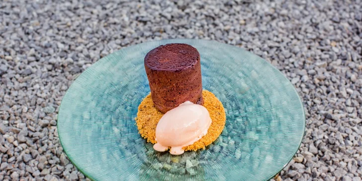 Rozprávkový pobyt v luxusnom, novozrekonštruovanom barokovom kaštieli s top gastronómiou, dokonalým neobmedzeným wellness v obklopení anglického parku