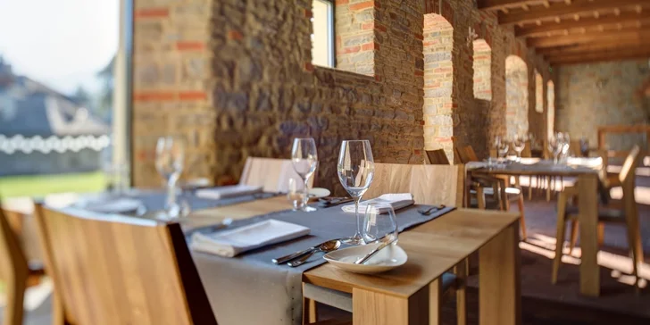 Rozprávkový pobyt v luxusnom, novozrekonštruovanom barokovom kaštieli s top gastronómiou, dokonalým neobmedzeným wellness v obklopení anglického parku