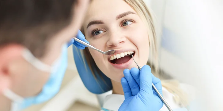 Dentálna hygiena s pieskovaním pre dospelých aj deti do 15 rokov