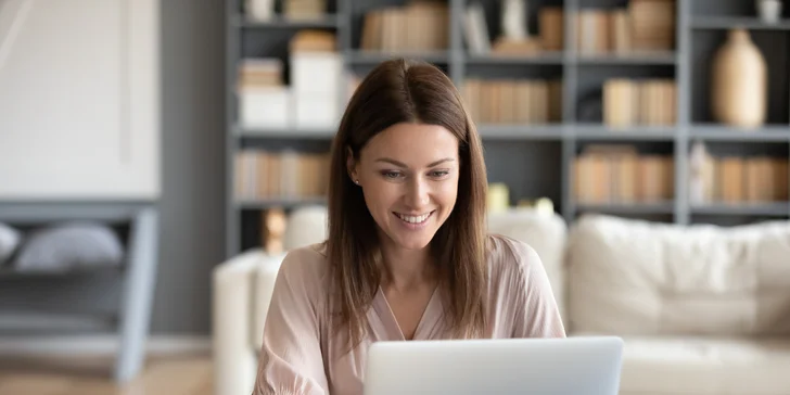 Vydláždite si cestu k úspechu s online kurzmi marketingu, manažmentu či IT