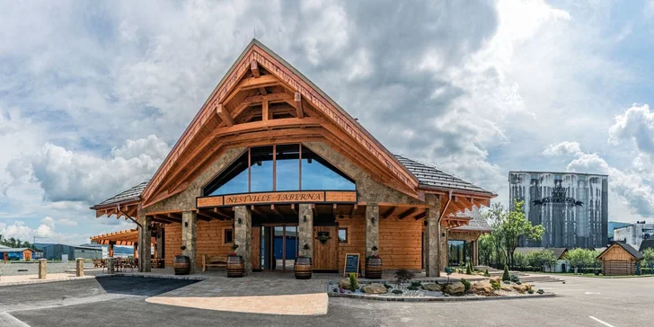 Jedinečný pobyt v Hniezdnom: apartmány vo vidieckom štýle, možnosť prehliadky Nestville Distillery a degustácie