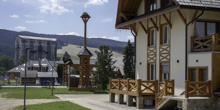 Jedinečný pobyt v Hniezdnom: apartmány vo vidieckom štýle, možnosť prehliadky Nestville Distillery a degustácie