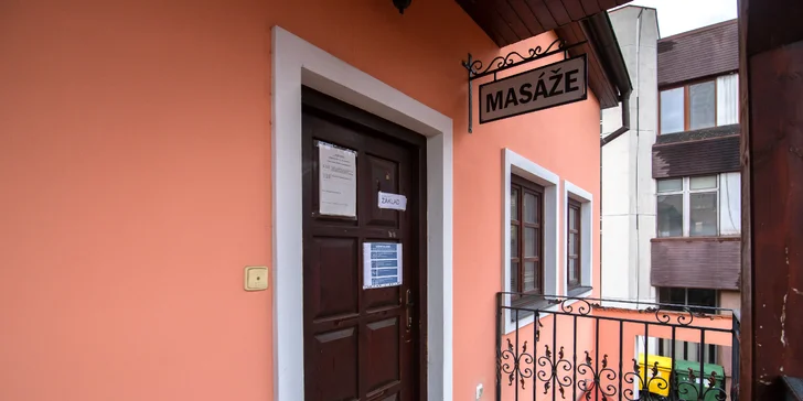 Využite služby chiropraktika a zbavte sa bolestí navždy: masáž v sede a trakcia na uvoľnenie chrbtice