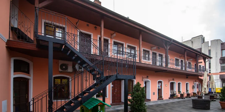 Využite služby chiropraktika a zbavte sa bolestí navždy: masáž v sede a trakcia na uvoľnenie chrbtice