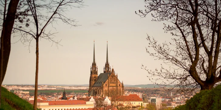 4* pohoda v Brne: raňajky alebo polpenzia, štýlové izby a zľava na vstup do vedeckého parku a aquaparku