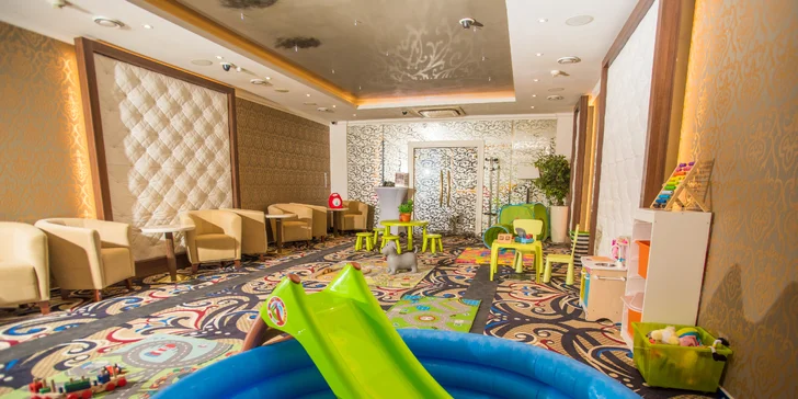 Prvotriedny wellness pobyt s raňajkami v Hoteli Elizabeth**** priamo pod Trenčianskym hradom