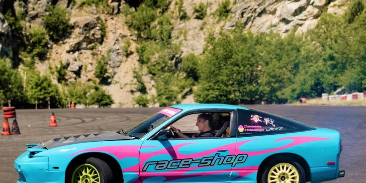 Zažite adrenalínovú LEKCIU DRIFTU s Lady Hoonigan na vozidle podľa vlastného výberu