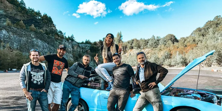 Zažite adrenalínovú LEKCIU DRIFTU s Lady Hoonigan na vozidle podľa vlastného výberu