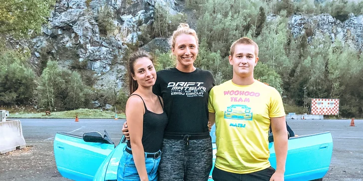 Zažite adrenalínovú LEKCIU DRIFTU s Lady Hoonigan na vozidle podľa vlastného výberu