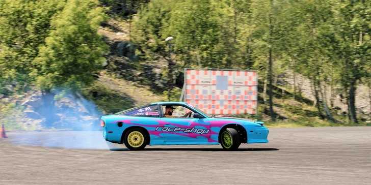 Zažite adrenalínovú LEKCIU DRIFTU s Lady Hoonigan na vozidle podľa vlastného výberu