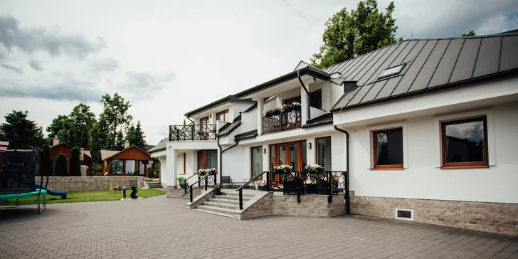 Dovolenka v nových, mezonetových chatkách pre 2 dospelých a až 3 deti do 15 rokov s možnosťou privátneho wellness v Nízkych Tatrách