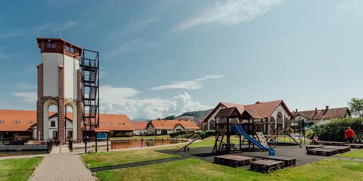 Pobyt s každodenným špičkovým wellness svetom v krásnom areáli Masarykov dvor*** s možnosťami jazdy na koni a unikátnymi výletmi v Podpoľaní