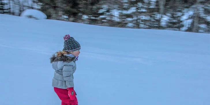 Užite si lyžovačku s celodenným skipasom pre deti aj dospelých v lyžiarskom stredisku SKI TAJA v Tatranskej Javorine