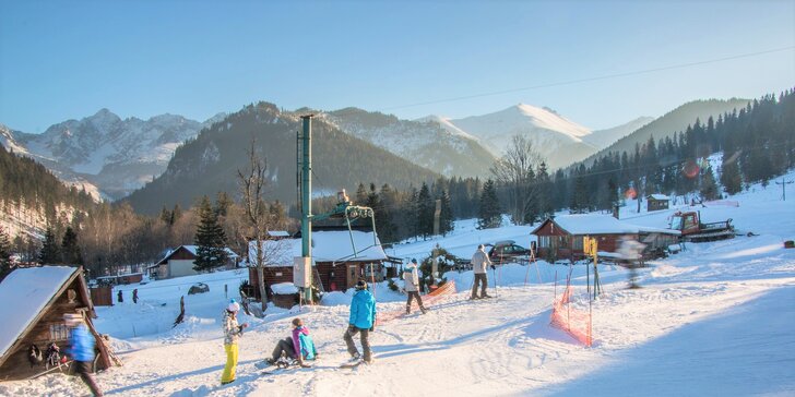Užite si lyžovačku s celodenným skipasom pre deti aj dospelých v lyžiarskom stredisku SKI TAJA v Tatranskej Javorine