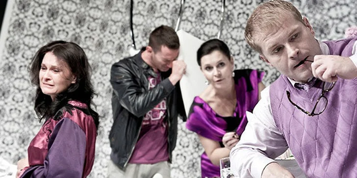 Divadelné predstavenie Siroty od Denissa Kellyho