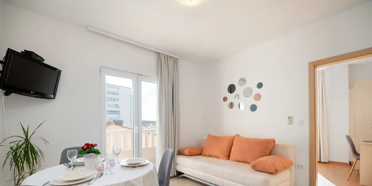 Dovolenka v Chorvátsku: Apartmány s terasou v centre Makarskej, 5 minút od pláže