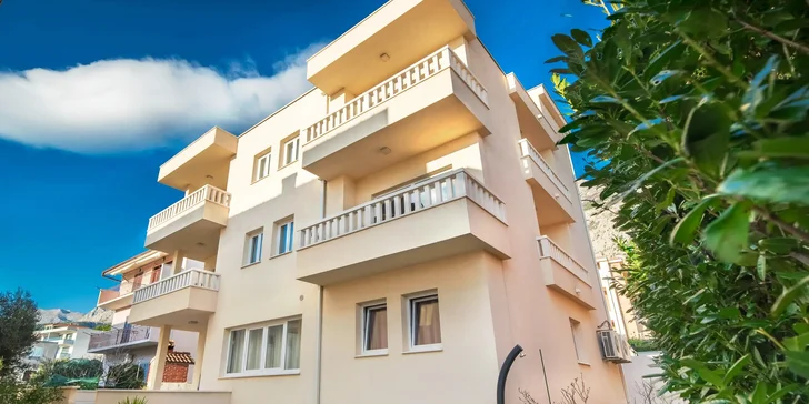 Dovolenka v Chorvátsku: Apartmány s terasou v centre Makarskej, 5 minút od pláže