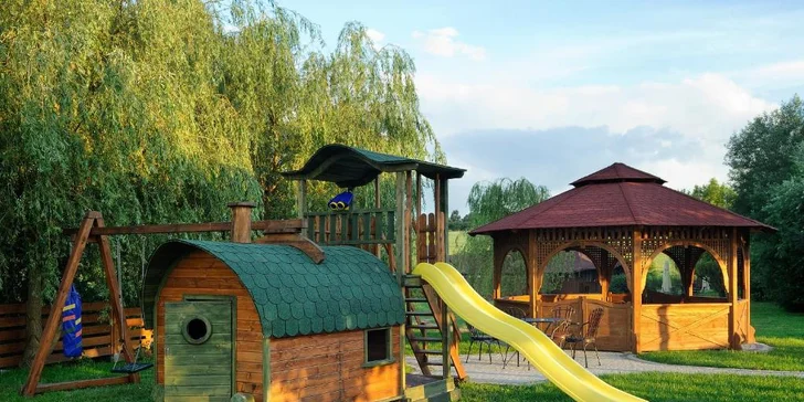 4* pobyt len 20 minút od centra Krakova so stravou, wellness, športovými ihriskami a veľkým parkom
