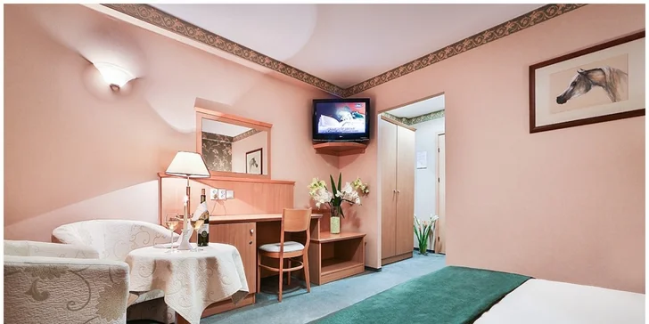 4* pobyt len 20 minút od centra Krakova so stravou, wellness, športovými ihriskami a veľkým parkom