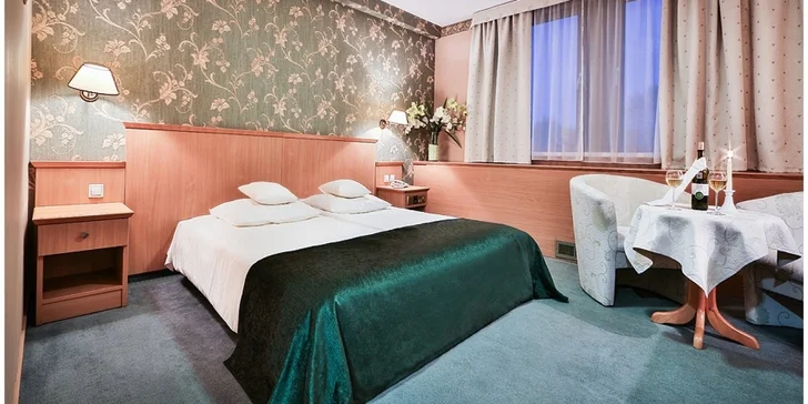 4* pobyt len 20 minút od centra Krakova so stravou, wellness, športovými ihriskami a veľkým parkom