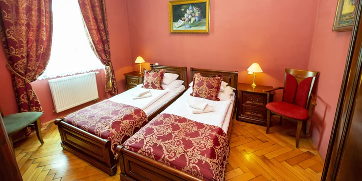 Prvorepublikový 4* hotel v Jičíne: raňajky alebo polpenzia, wellness aj masáž