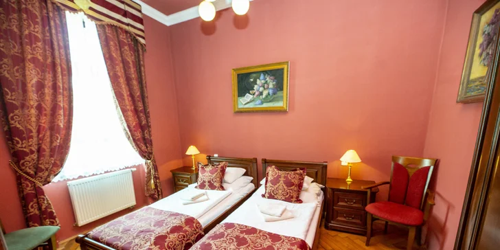 Prvorepublikový 4* hotel v Jičíne: raňajky alebo polpenzia, wellness aj masáž