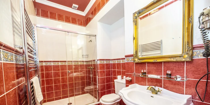 Prvorepublikový 4* hotel v Jičíne: raňajky alebo polpenzia, wellness aj masáž