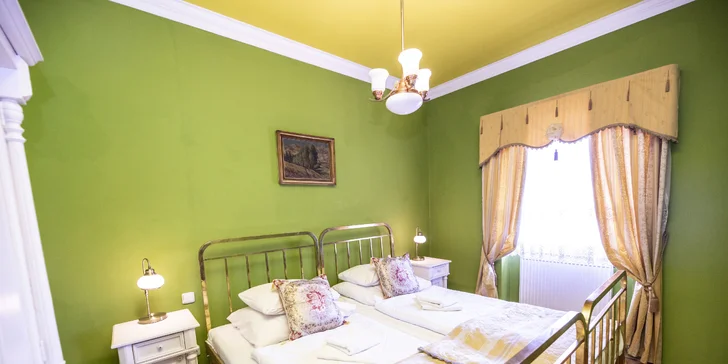 Prvorepublikový 4* hotel v Jičíne: raňajky alebo polpenzia, wellness aj masáž