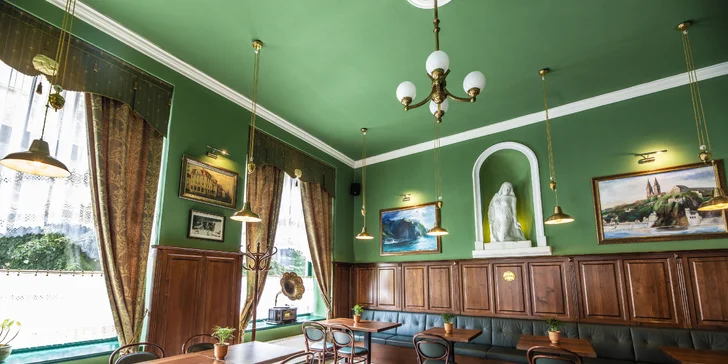 Prvorepublikový 4* hotel v Jičíne: raňajky alebo polpenzia, wellness aj masáž