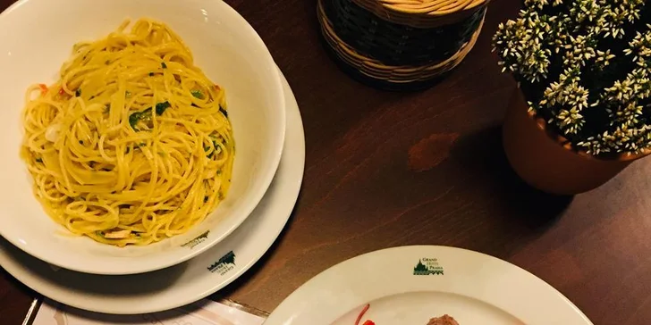 Prvorepublikový 4* hotel v Jičíne: raňajky alebo polpenzia, wellness aj masáž