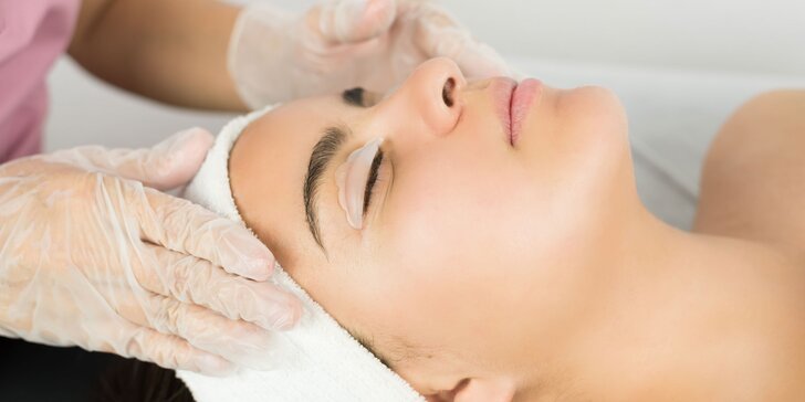 Skin scrubber, laminácia obočia či Lash-Lifting pre vaše riasy