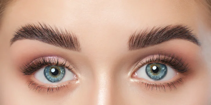 Mikrodermabrazia, laminácia obočia či Lash-Lifting pre vaše riasy