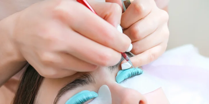 Mikrodermabrazia, laminácia obočia či Lash-Lifting pre vaše riasy