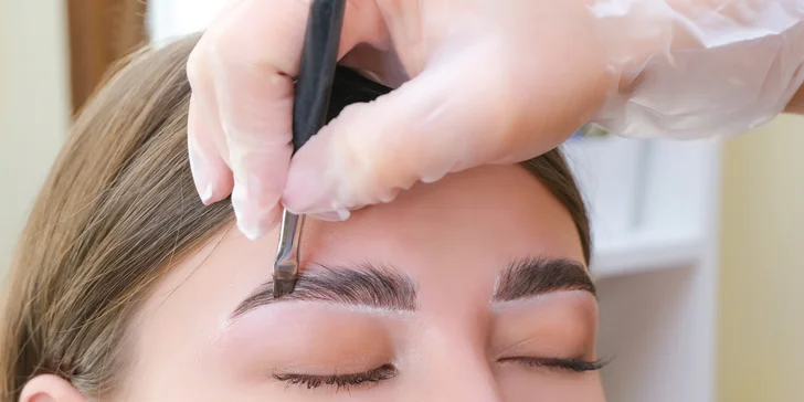 Zvýraznite svoje oči! Lash lift, 1D predĺženie mihalníc či laminácia obočia