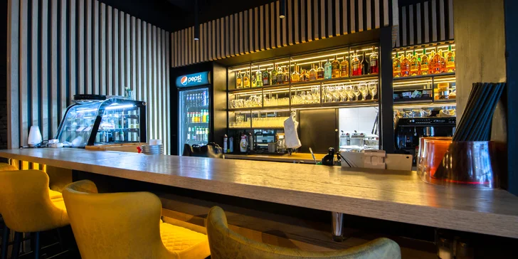 Poctivý slovenský burger s prílohou a nápojom v Konn Foodbar