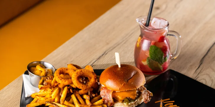 Poctivý slovenský burger s prílohou a limonádou v Konn Foodbar