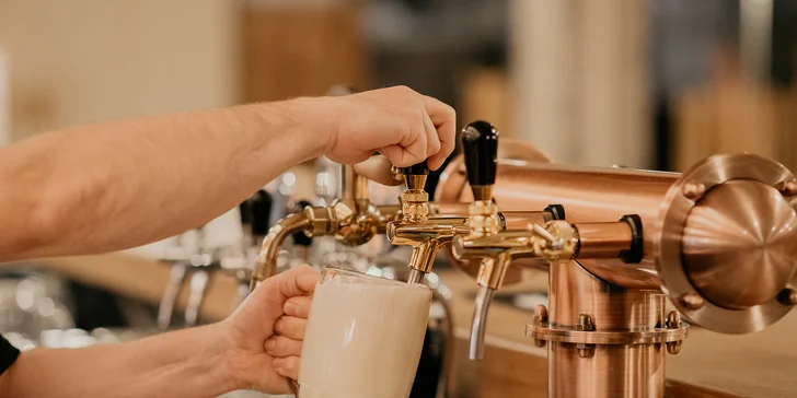 Päť veľkých čapovaných pív podľa vlastného výberu v DUBNÍK pizza/pub/restaurant