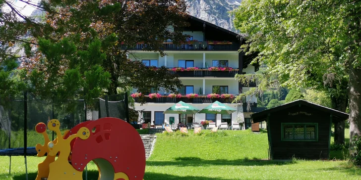 Pobyt v rakúskych Alpách: raňajky alebo polpenzia, sauny a turistická karta