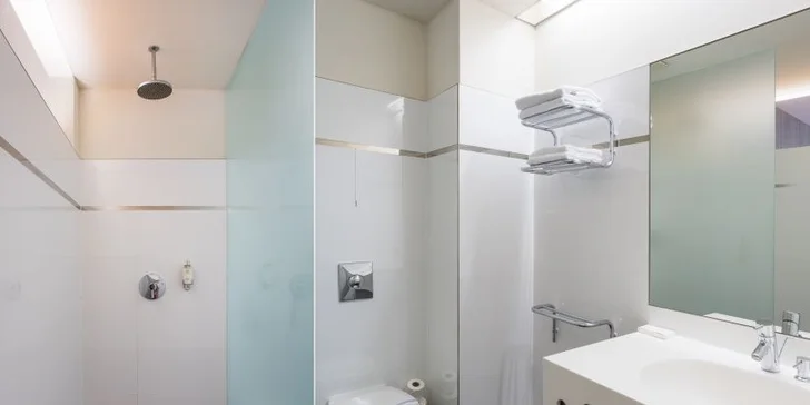 4* pobyt na Žižkově: moderný hotel, bohaté bufetové raňajky a objavovanie Prahy