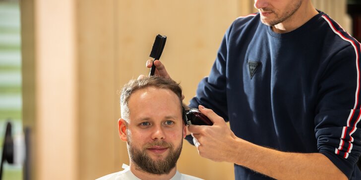 Barberské služby: pánsky strih a úprava brady strojčekom alebo britvou v BEGENTLEMAN BARBER & STORE