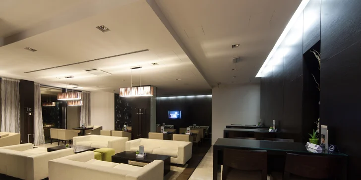 Pobyt v luxusnom 4* hoteli v Prahe pre pár i rodinu s deťmi: bufetové raňajky, vstup do sauny a fitness