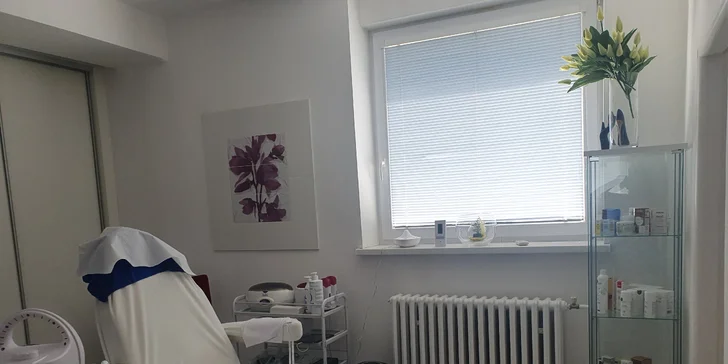 Úprava obočia a mihalníc či kozmetické ošetrenia pre mladú, zrelú, alebo problematickú pleť