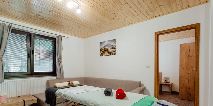 Romantika ako z rozprávky blízko Banskej Štiavnice - pobyt s fľašou vína, čokoládovým fondue a masážou
