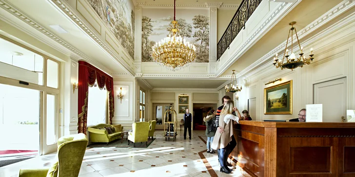 4* relax v Karlových Varoch: bazénové a wellness centrum aj kúpeľné procedúry, raňajky či polpenzia
