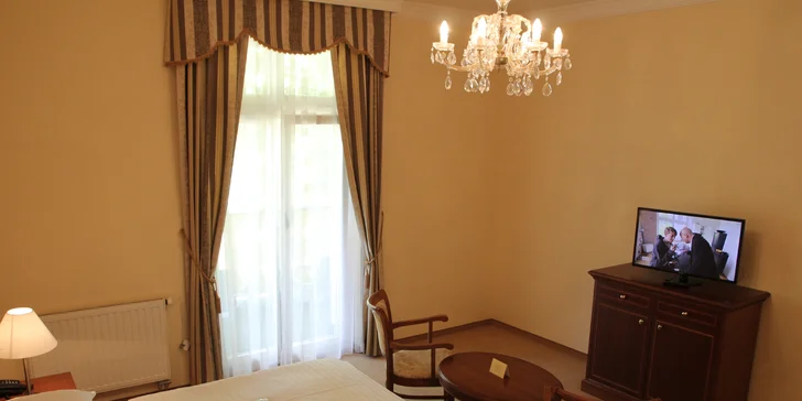 4* relax v Karlových Varoch: bazénové a wellness centrum aj kúpeľné procedúry, raňajky či polpenzia