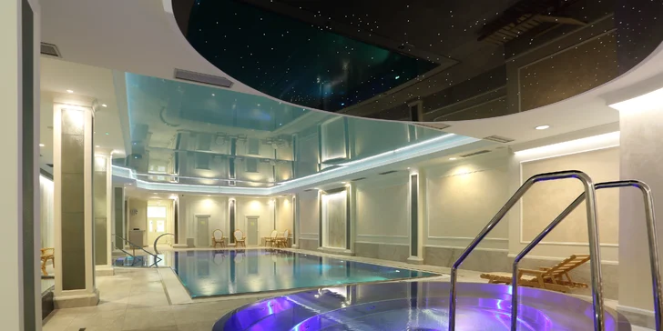 4* relax v Karlových Varoch: bazénové a wellness centrum aj kúpeľné procedúry, raňajky či polpenzia